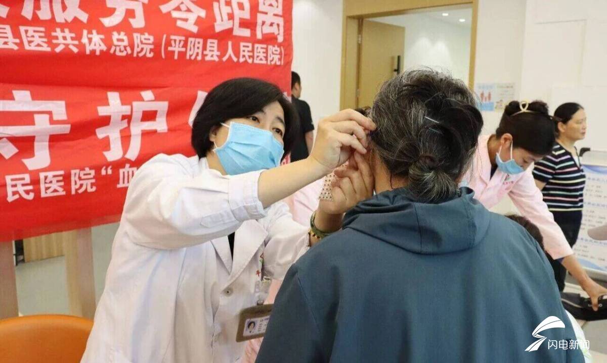 平阴县举办“婚育新风科学托育”活动，多维度服务群众健康 - 图4
