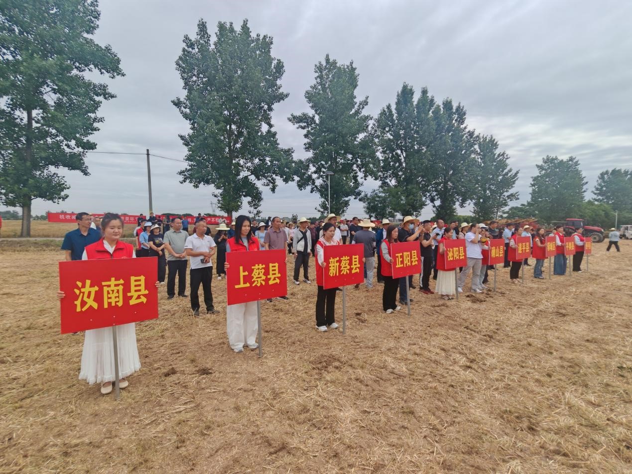 驻马店市机收减损大比武在确山举行 - 图1