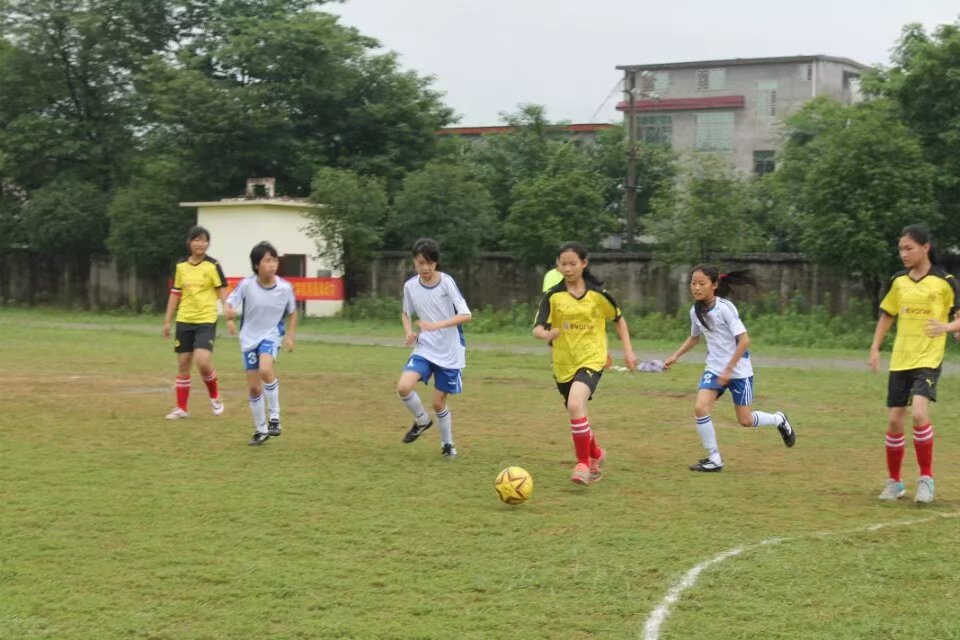 追光｜29年坚守 一所村小的足球“六连冠” - 图2