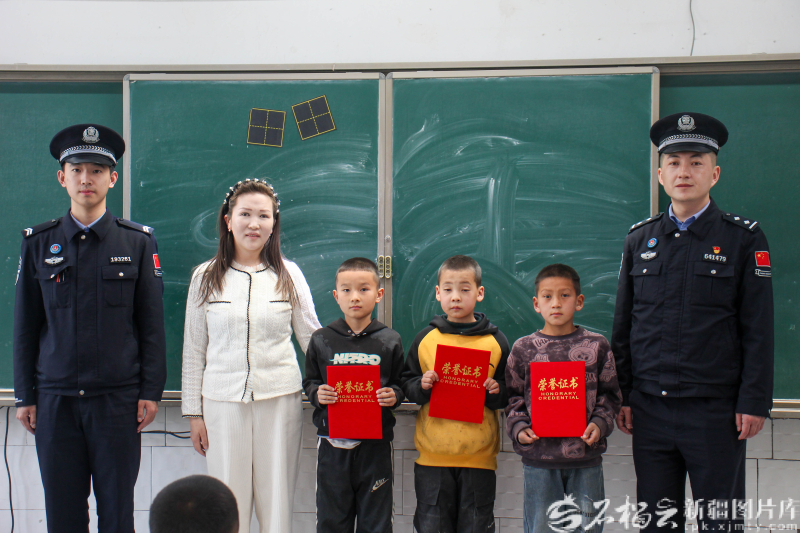 铸牢中华民族共同体意识｜那些令人动容的新疆少年 - 图2