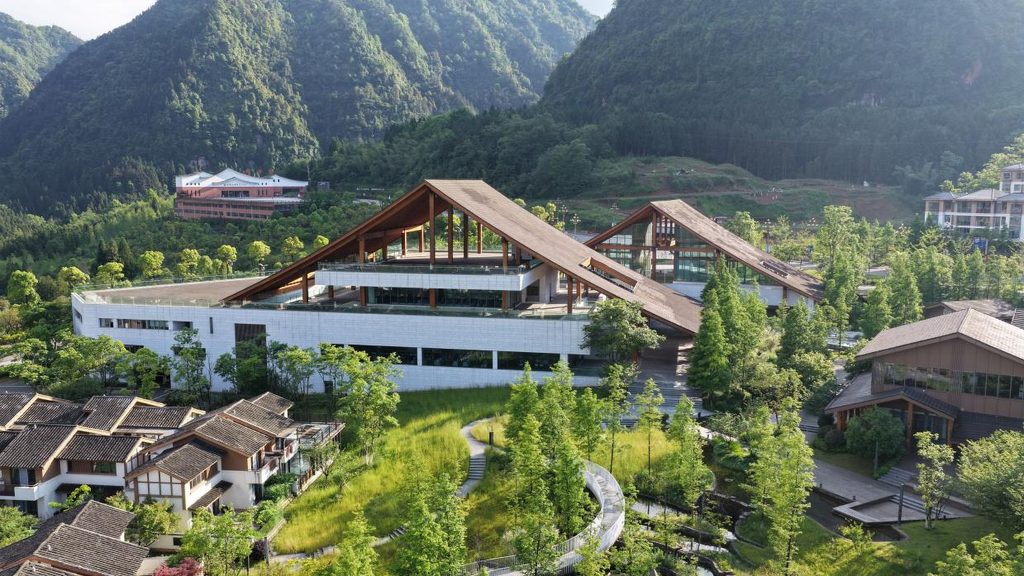 瀑布之下喝咖啡 悬崖之上走丹霞 江津四面山的文旅焕新之路 - 图9