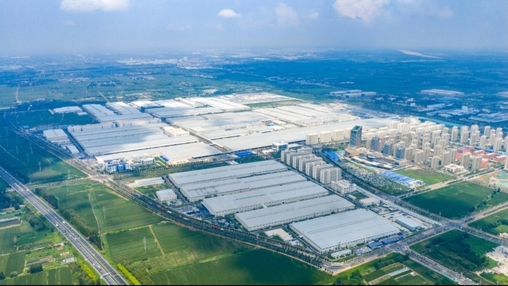 推动建链成群！济南起步区力争将智能车、新能源等产业打造为千亿级产业集群 - 图1
