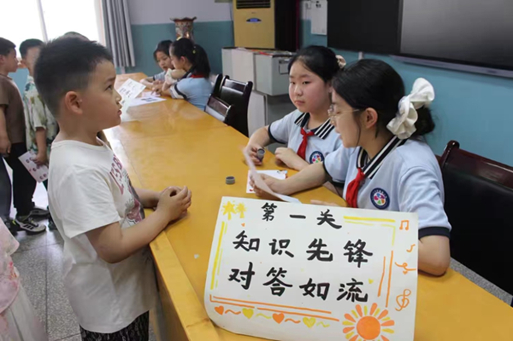 红领巾映红笑脸！苗圃小学一年级预备队员正式“归队” - 图1