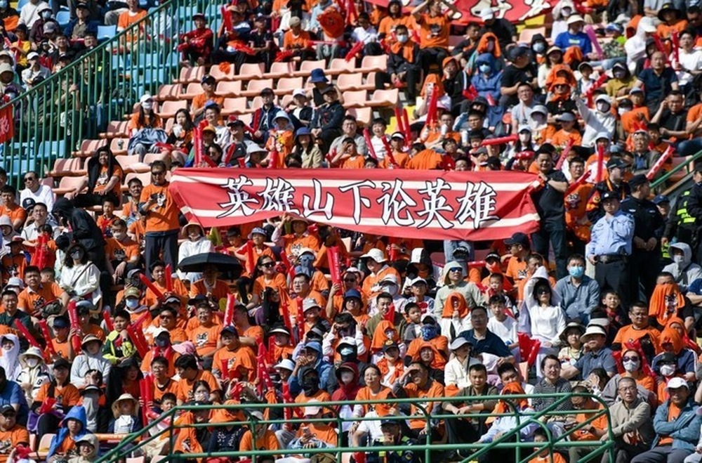 “九声汽笛”将响彻省体，济南队VS临沂队“足球之夜”将火热打响，球票热销中 - 图2