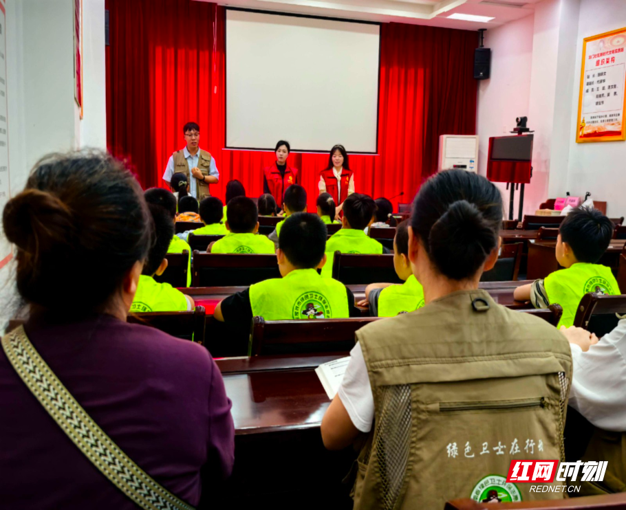 童趣迎六一 书香护青绿 龙门社区党建引领“一老一小”生态系列活动暖心启幕 - 图5
