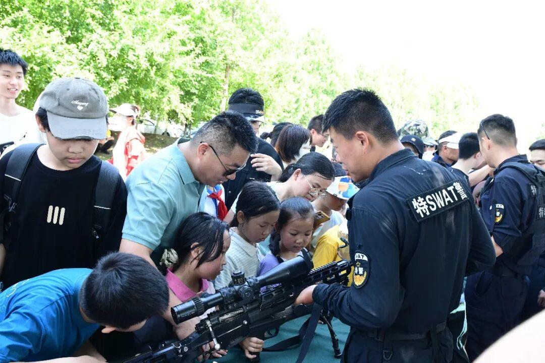“六一”童趣不散场：跨越数十载时光，每一代童年皆闪闪发光 - 图18