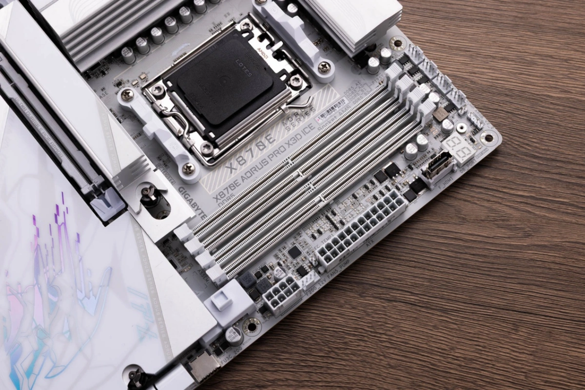 技嘉X870E X3D电竞冰雕主板评测：游戏玩家一步到位的选择 - 图6