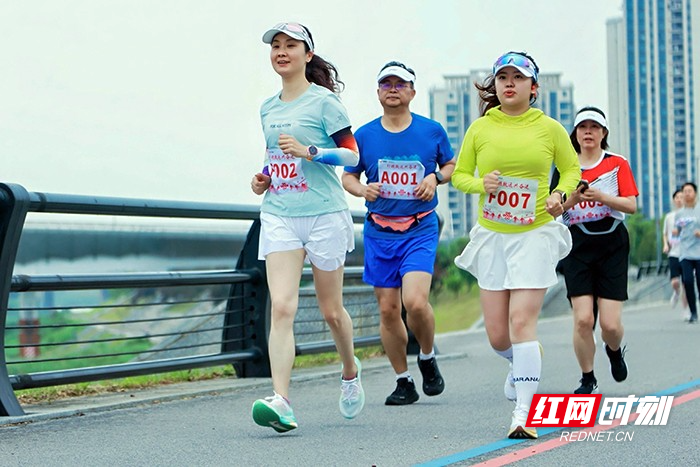 湖南联通举行“行稳致远共奋进”职工健跑活动 - 图2