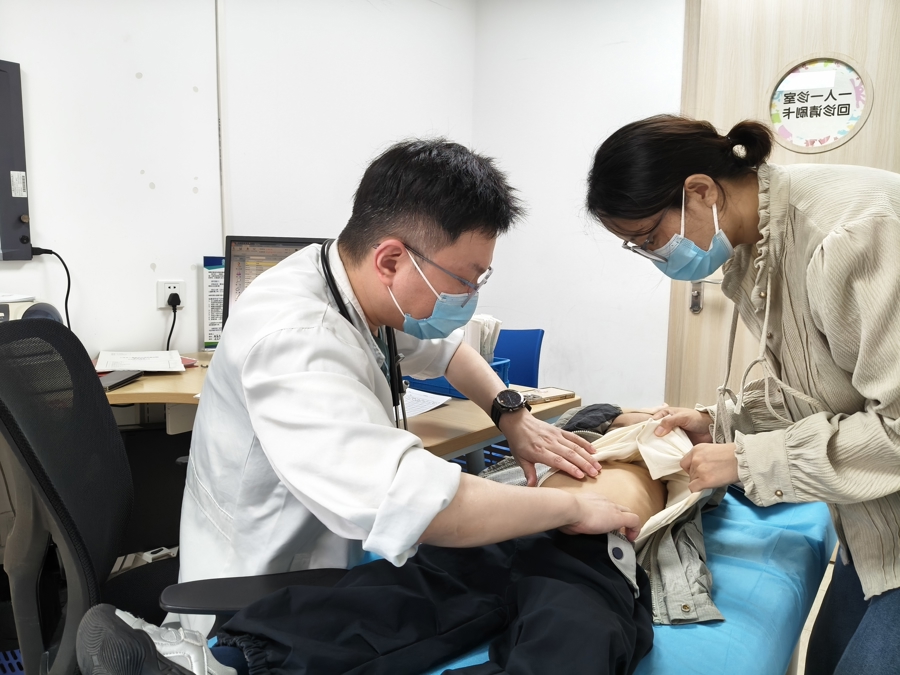 精心守护血液肿瘤患儿，给他们最想要的六一礼物：闯过生死关｜新民·第医线 - 图1