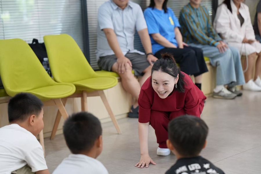 “漕韵有戏”点亮童心，蔡金萍带小朋友走进“立体阅读”的世界 - 图3