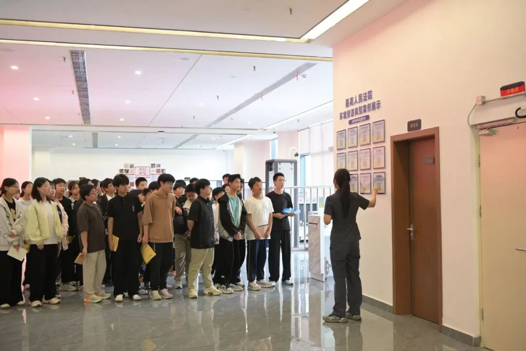 郑州铁路运输中级法院开展“六一”法治研学活动走 - 图2