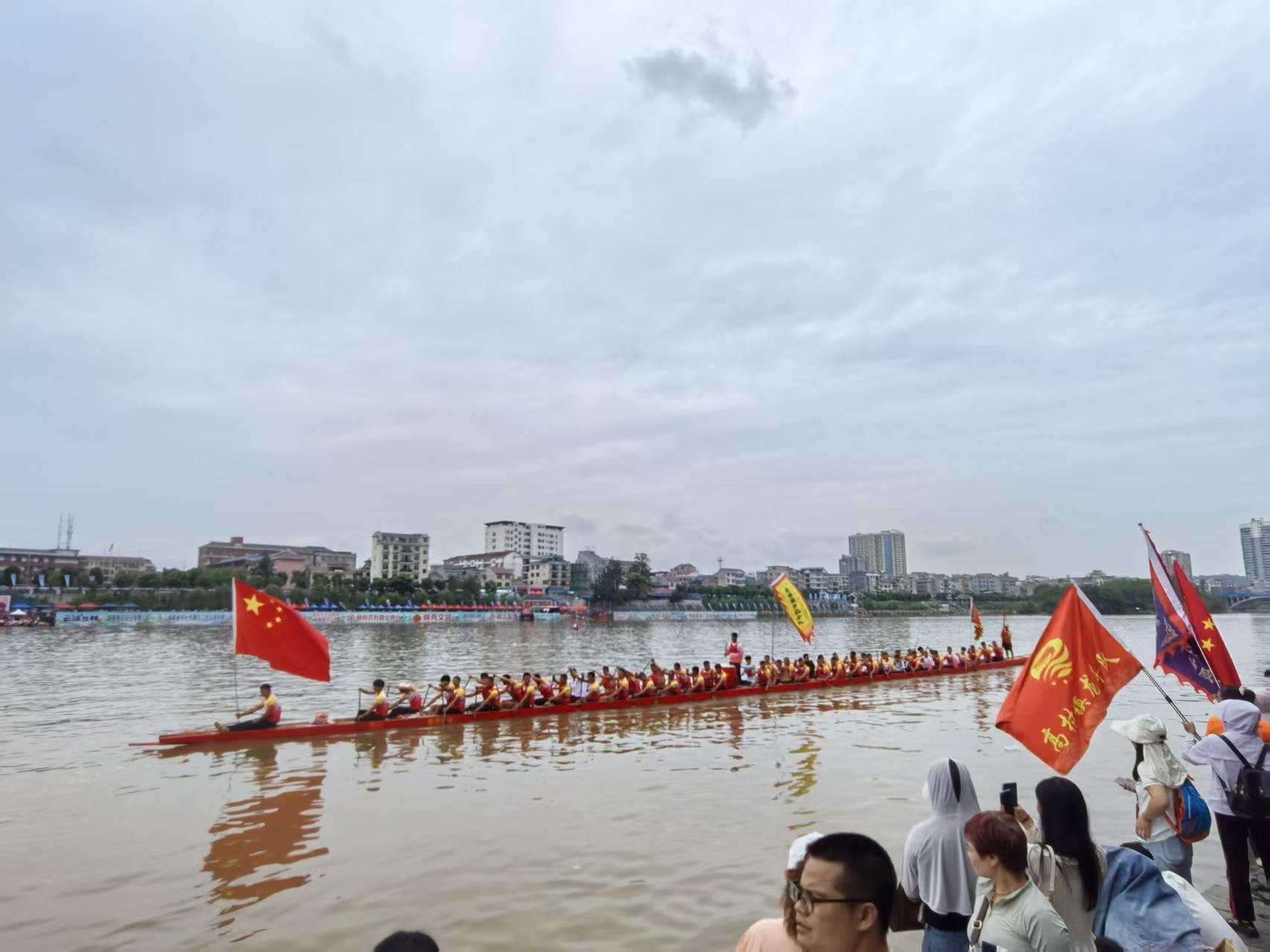 逆水行舟扬锐气 乘风破浪续华章 - 图1