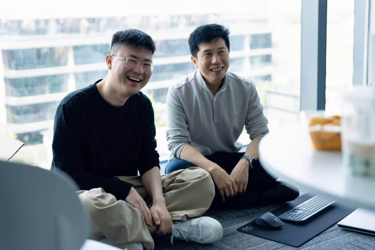 曲美智家北京杭州双城联动，推进“端侧AI+智慧空间”场景验证 - 图1
