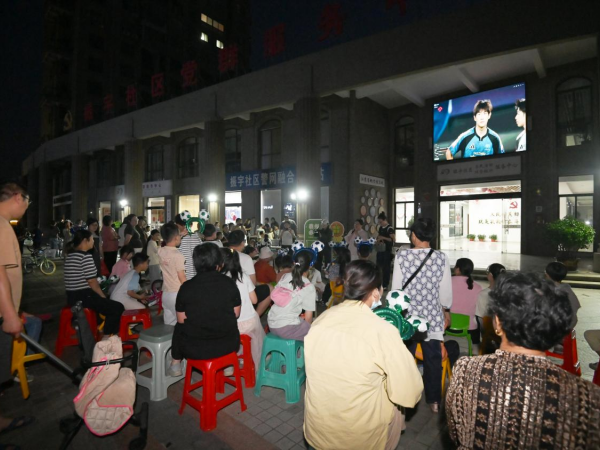 泰州市姜堰区罗塘街道：点亮星夜 燃动绿茵 - 图3