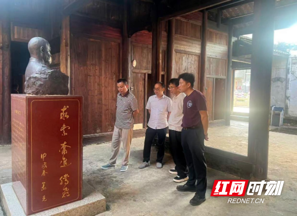 蓝山县新华书店党支部赴萧克故居开展主题党日活动 - 图3