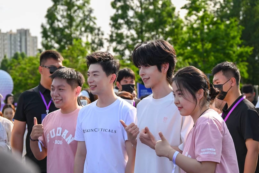 顶不住也要拼！马龙、杨力维空降“欧运会”，解锁“美力加速度” - 图2