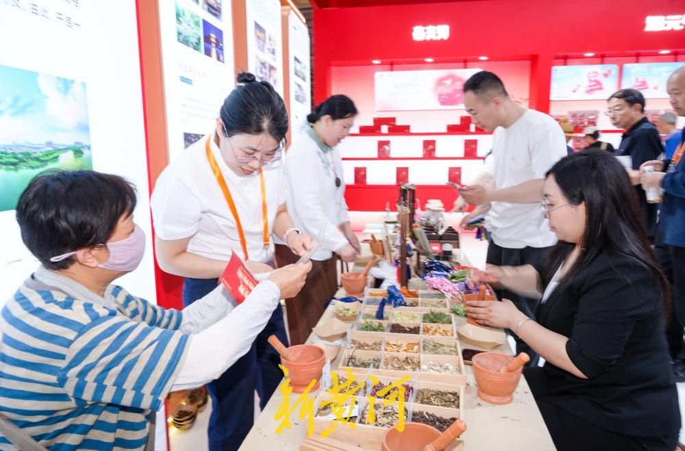 中华老字号博览会启幕，20000余款国货潮品亮相济南 - 图11