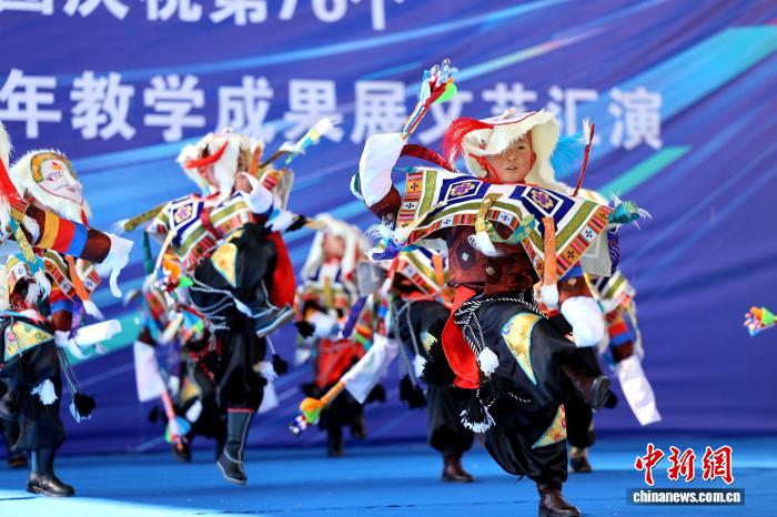十年育幼守初心：西藏山南萌娃多彩展演欢庆“六一” - 图3