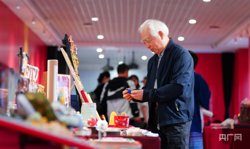 “水韵匠心·紫禁回响”江苏残疾人文创作品故宫展启幕 - 图2