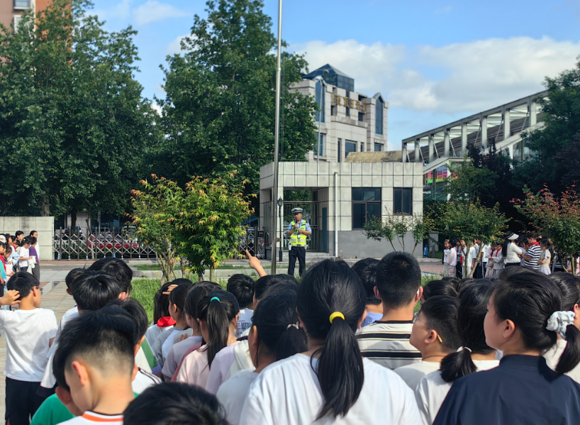 警校联动筑防线 安全出行伴成长 - 图9