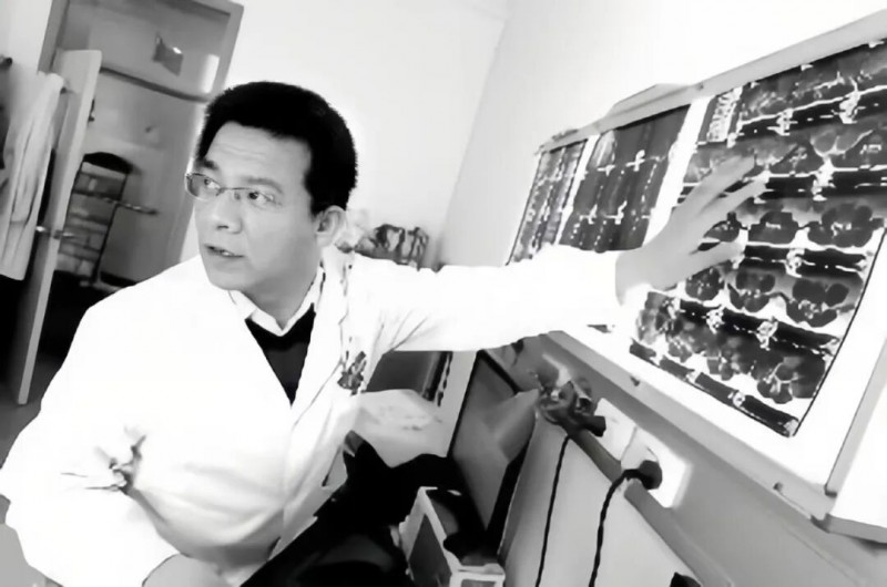 东城中医医院特聘专家牟明威：纵疏横拨，疏通血运，一根小小刃针赶走了顽固的脊柱疾病 - 图3
