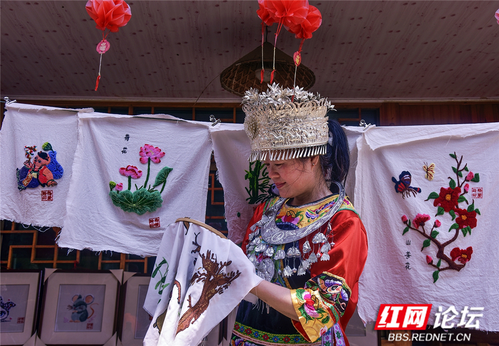 「每日一图@湖南」苗鼓红、山歌亮，绥宁姑娘节氛围感拉满 - 图9