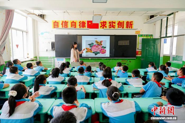 宁夏银川传统文化进校园活动启幕 以文脉润童心铸团结 - 图2