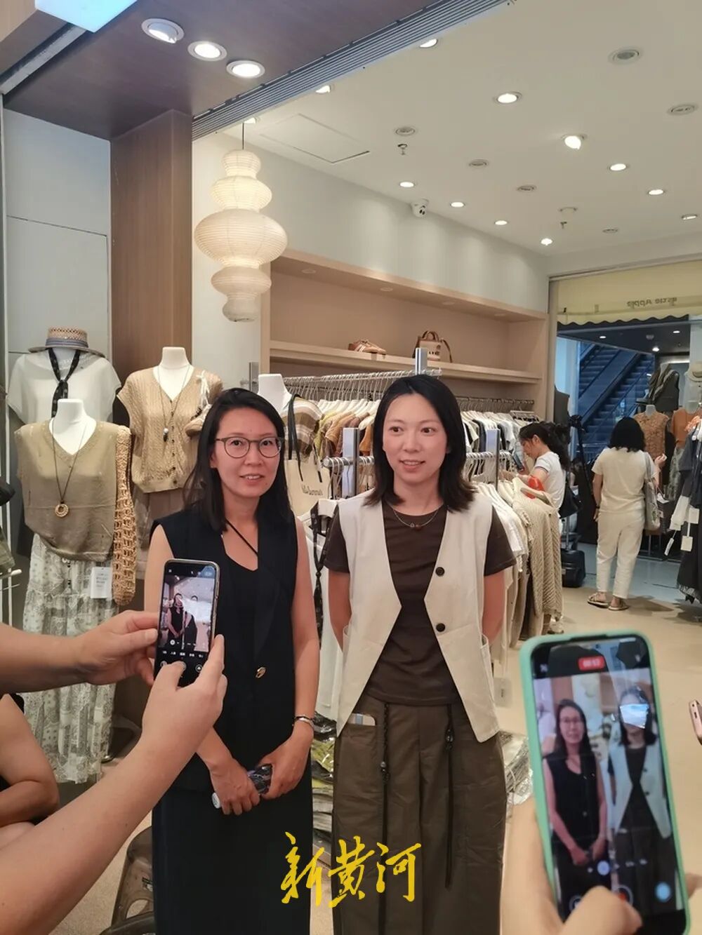 31岁荷兰华裔女孩成都直播寻亲：想告诉父母我很好；全网刷屏“帮帮她” - 图2