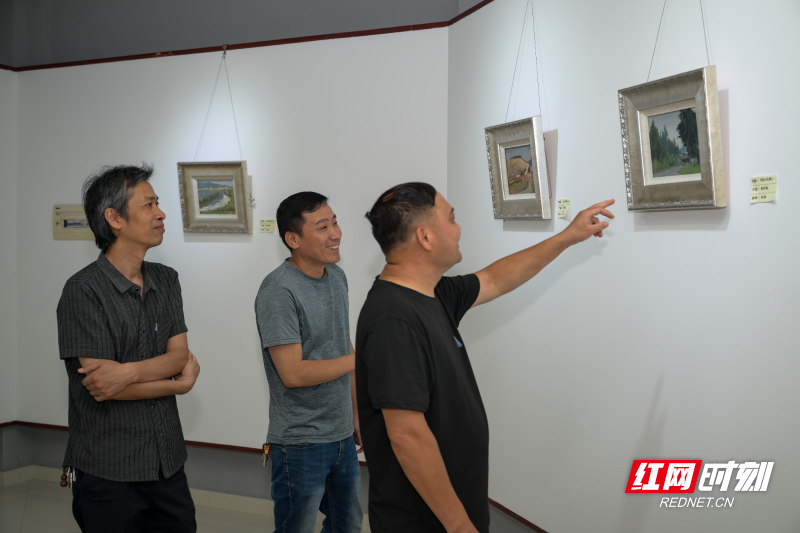 油画绘东江 艺韵迎旅发 东江湖油画作品展精彩启幕 - 图4