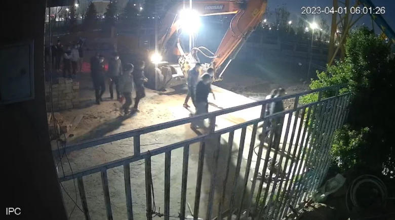 正当防卫致强拆人员死亡：公民的家该怎么守护？丨中听 - 图2