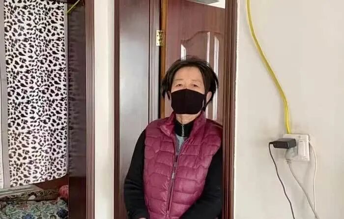 政府违法强拆引冲突，女子砍伤民警被判袭警，三问“唐山屈晓玲案”：民警为何协助违规清表？维权反抗为何被扣“袭警”帽子？ - 图2
