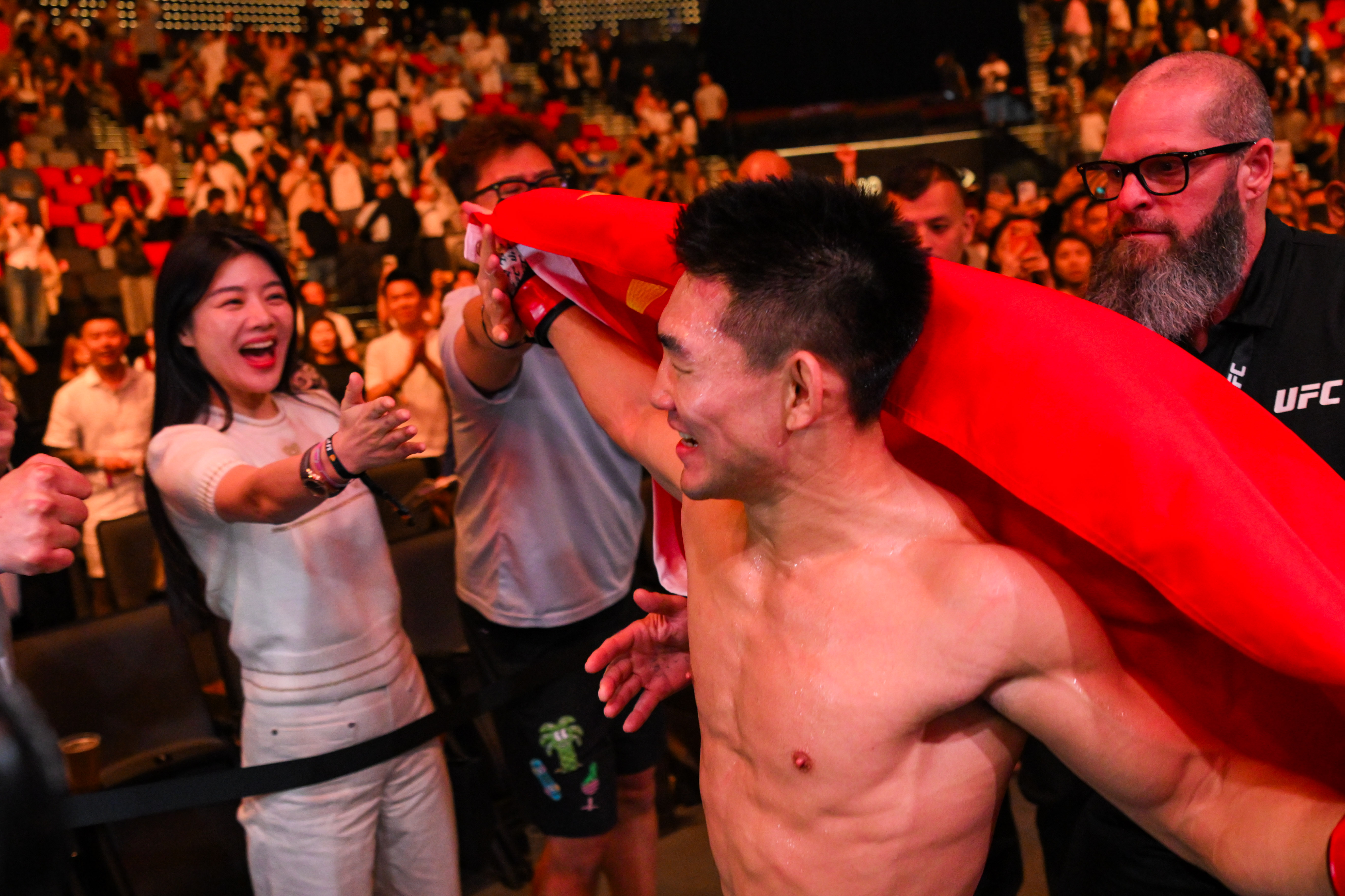 （体育）搏击——UFC格斗之夜澳门站男子雏量级：宋亚东获胜 - 图4