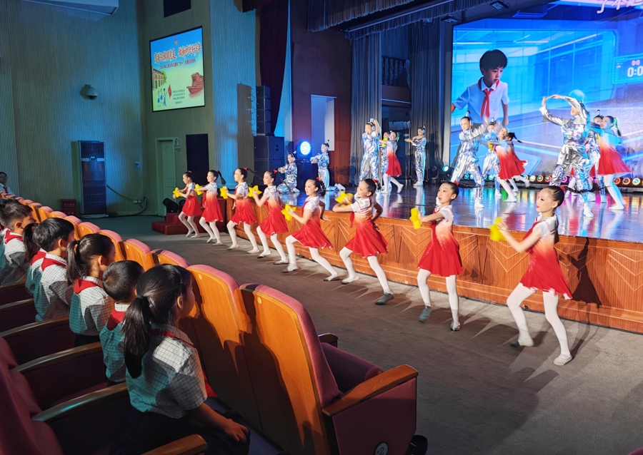 从《新少年报》到“新时代”：一场“六一”活动，藏着几代人的童年 - 图2