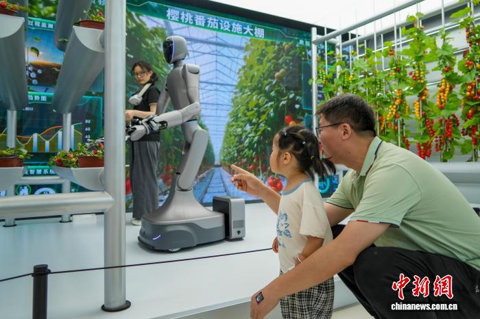 “六一”国际儿童节：儿童近距离感受人形机器人魅力 - 图11