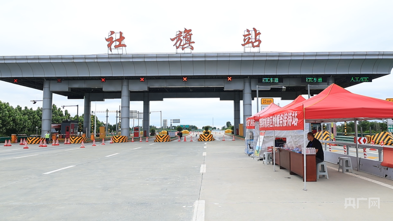 河南：麦浪翻滚机声隆 抢收抢烘保丰收 - 图4