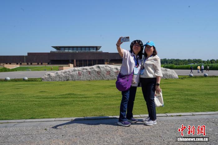 河南洛阳：海外华文教育工作者探寻夏文化 - 图3