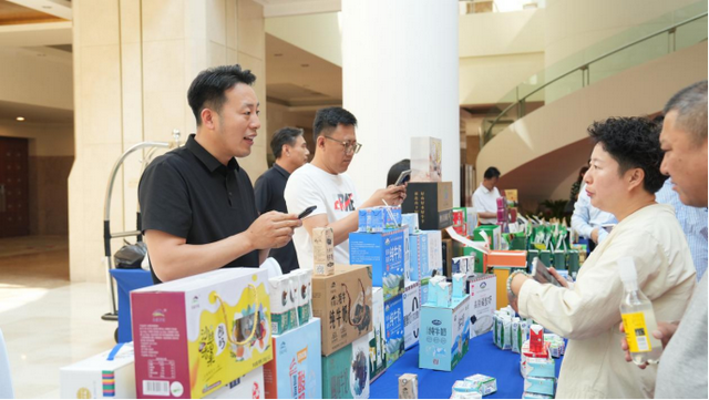 青海百余款高原特色农产品亮相济南现场达成40余项合作意向 - 图2