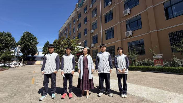 长清第一初级中学优秀教师程燕：用爱与责任点亮每一个希望 - 图2