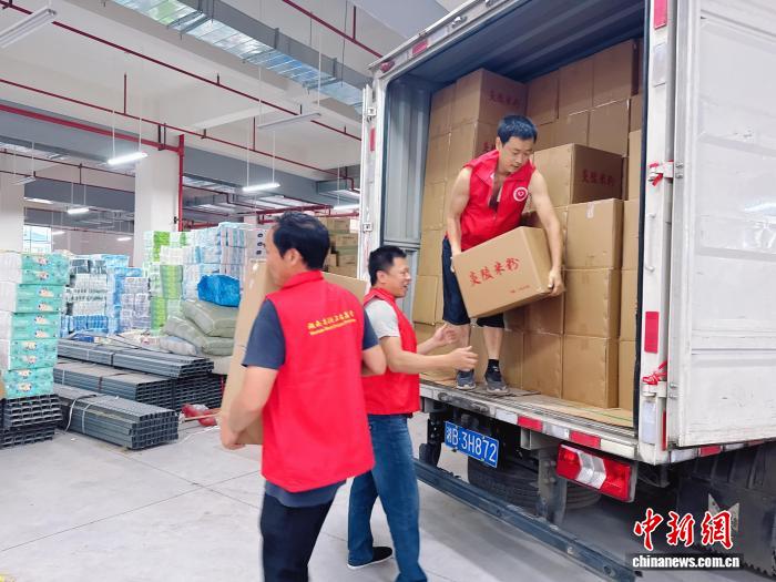 米油护生活助学暖人心 湖南汇聚爱心力量助力灾后重建 - 图1
