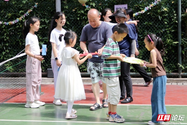阳光、游戏、陪伴，这才是“六一”最棒的打开方式 - 图12