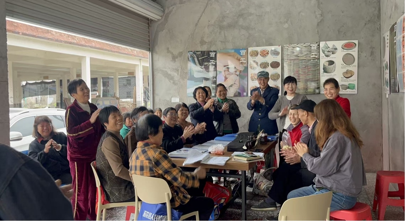 江西莲花：老年学堂开进村 银龄乐享新生活 - 图1