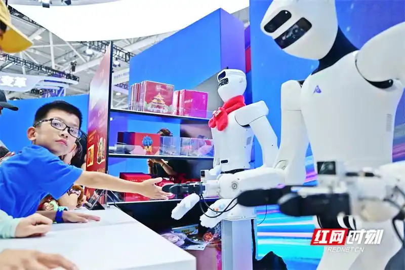 观潮的螃蟹｜在文博会现场，遇见文化与科技融合的答案 - 图2
