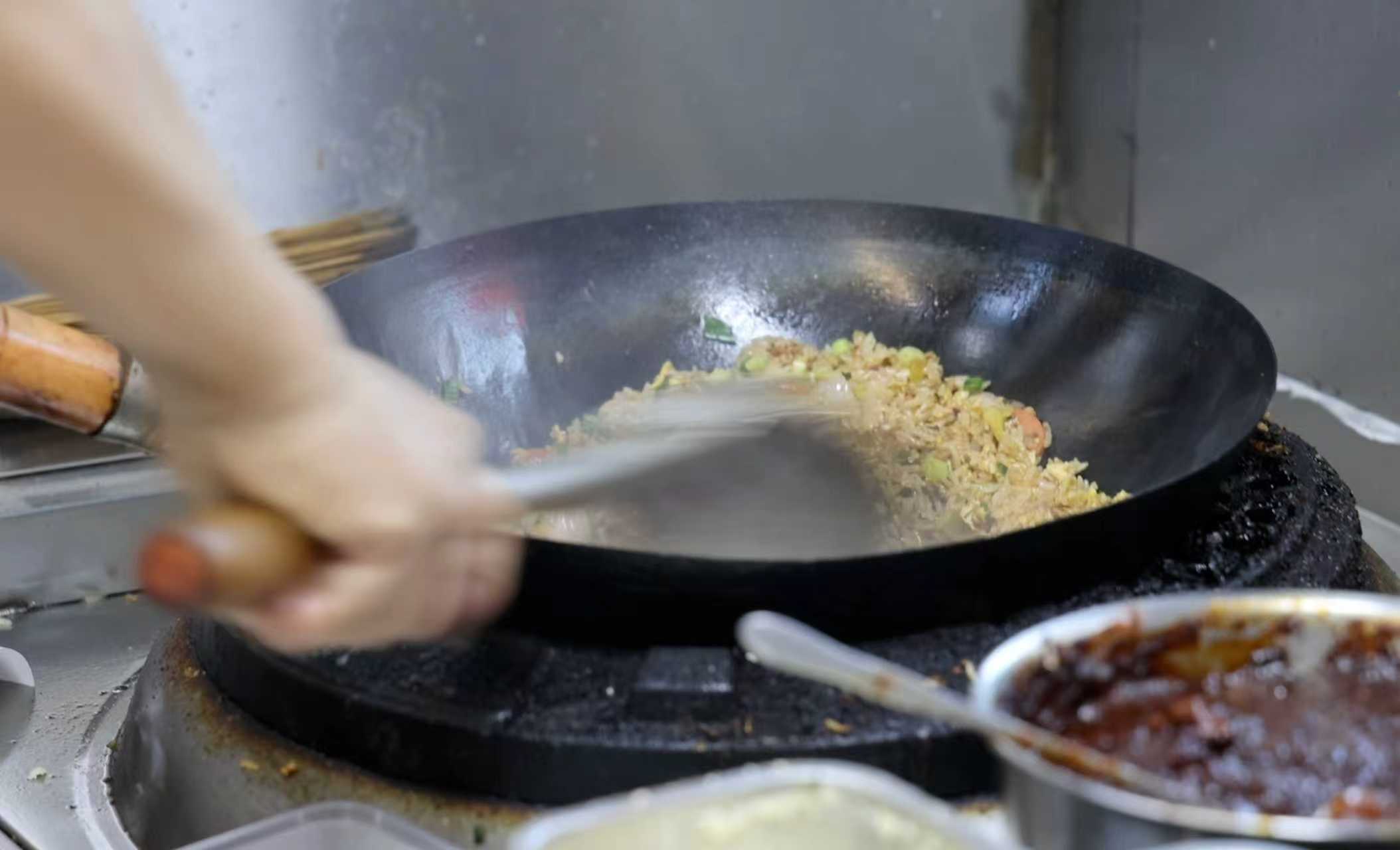 小店“蒸腾”：网红“野摊”蜕变的市井热味 - 图2