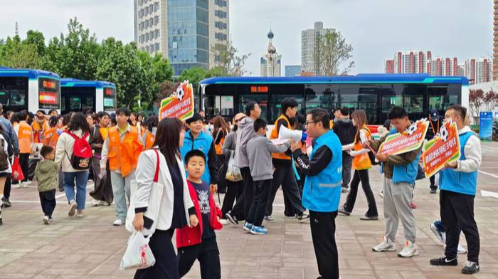本周六晚齐鲁超赛激情打响！济南公交“鲁超快巴”专线，助力球迷便捷出行 - 图7