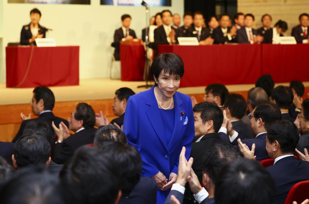 日本情报体系加速重构；埃博拉疫情疑似病例数破千；国际油价涨破90美元｜新黄河·环球午报 - 图9