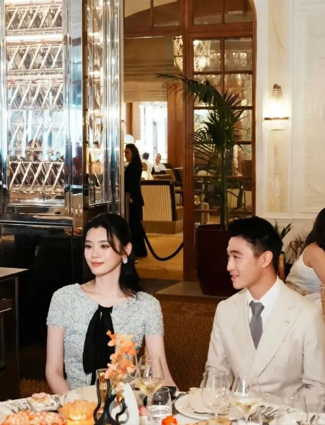 奚梦瑶与何猷君甜蜜晒婚礼现场高清大图！王嘉尔任伴郎 - 图9