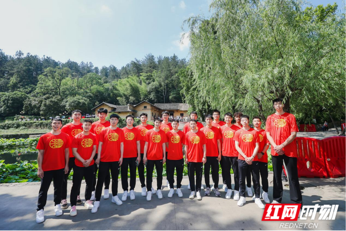 中国男篮赴韶山汲取奋进力量备战热身赛 - 图3