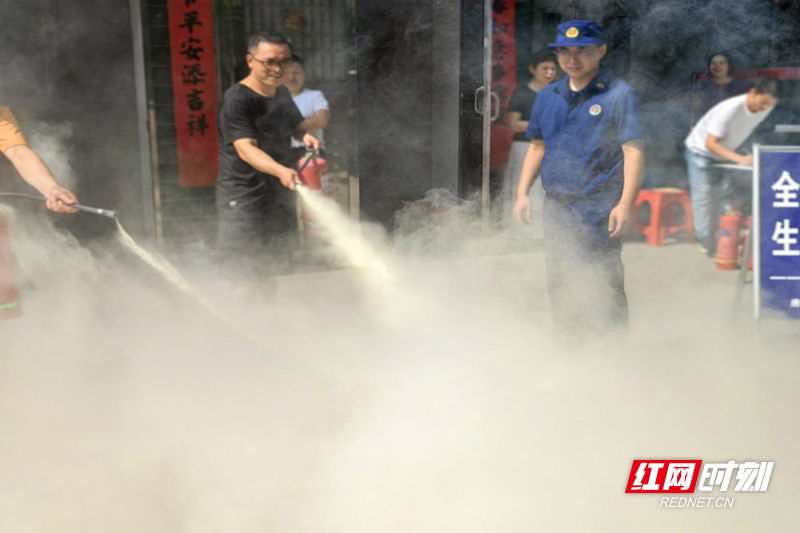 资兴市唐洞街道：消防安全宣传进企业 护航安全生产 - 图2