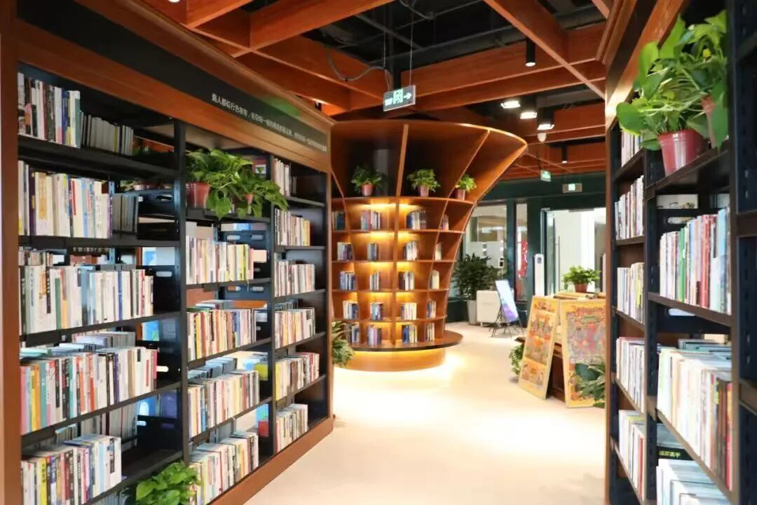 下楼即享免费空间！济南起步区崔寨街道为青年备考、加班、休闲“留一盏灯” - 图2