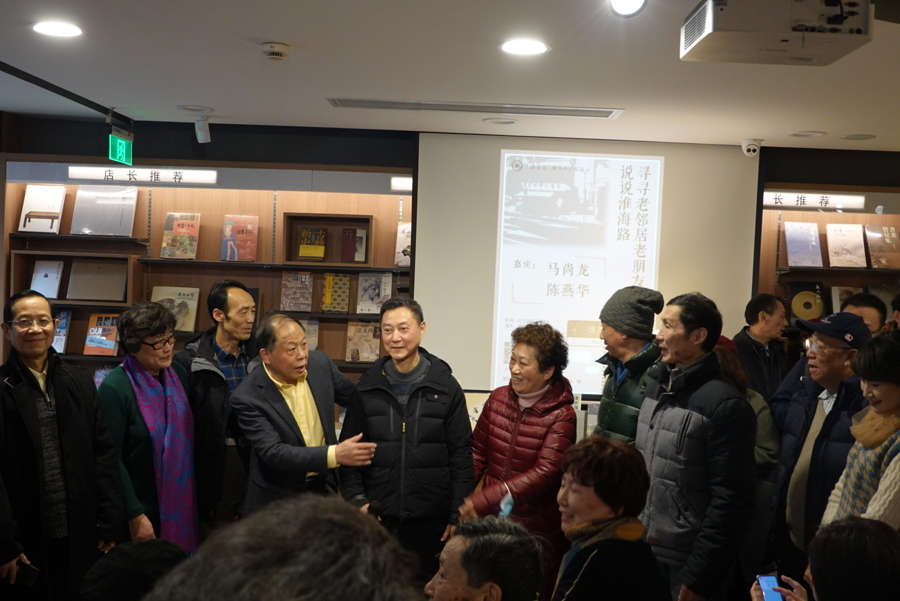 夜读｜马尚龙：家在光明邨隔壁 - 图2